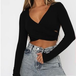 Black long sleeve crop top
